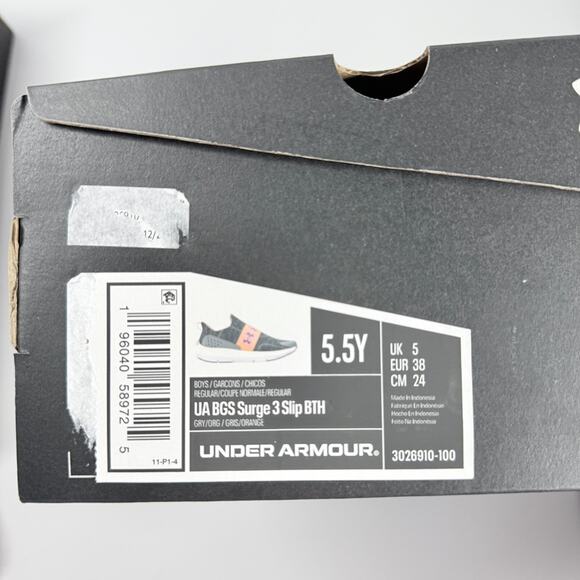 NIB • Under Armour Surge 3 Slip Size: 5.5Y - Picture 8 of 8
